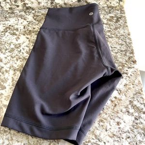 Lululemon Biker Shorts 6inch seam Size 8